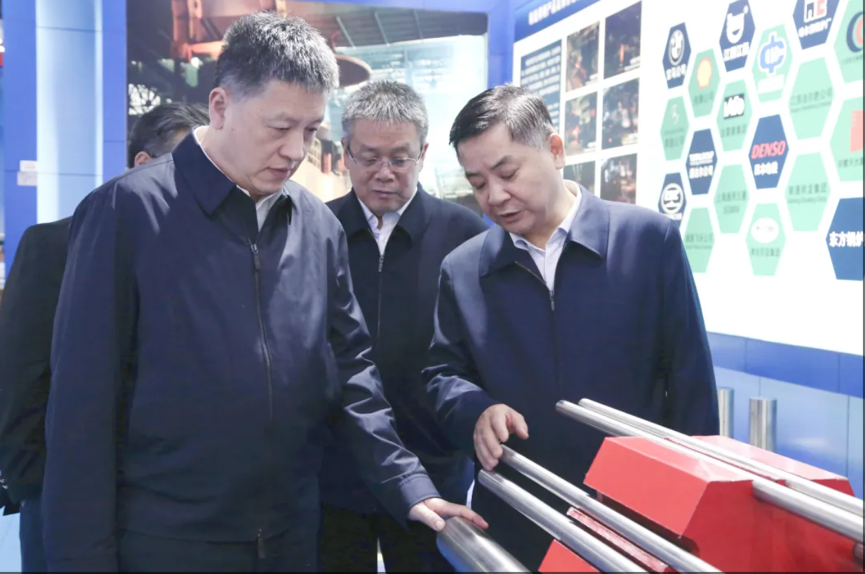 周群到铸管股份调研