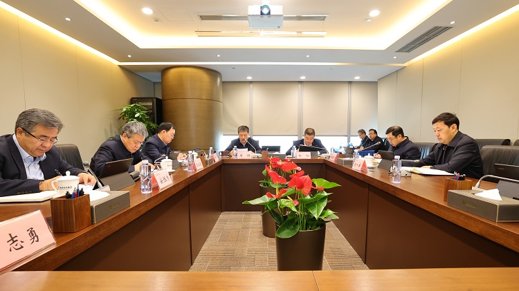 新兴际华集团党委认真学习贯彻习近平总书记重要讲话和全国两会精神